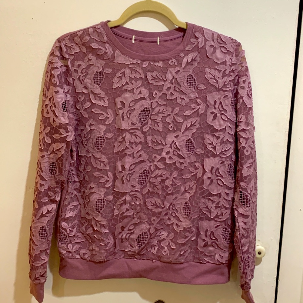 Forever 21 Woman’s lace overlay sweatshirt in pink
